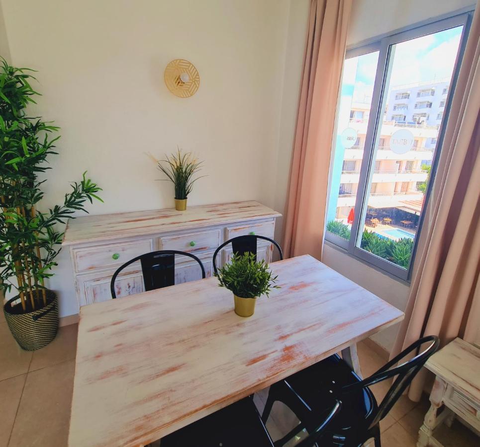 Tabbu Ibiza Apartments Playa d'en Bossa Exterior photo