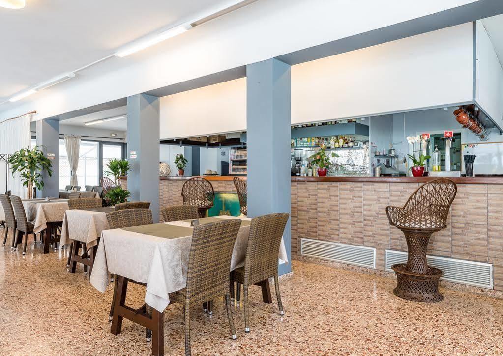 Tabbu Ibiza Apartments Playa d'en Bossa Exterior photo